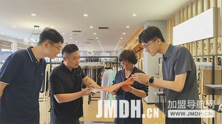 1758705922880117.jpg 5.jpg